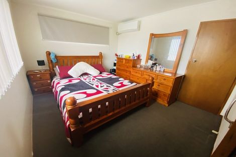 Photo of property in 23b Kelman Road, Kelston, Auckland, 0602