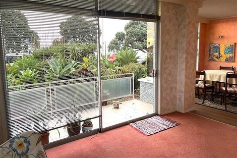Photo of property in 4/381 Tamaki Drive, Saint Heliers, Auckland, 1071
