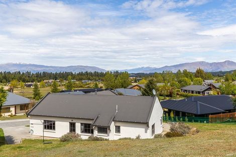 Photo of property in 6 Charles Court, Lake Hawea, Wanaka, 9382