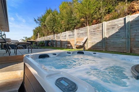 Photo of property in 111 Pacific View Drive, Whangamata, 3620