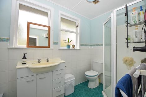 Photo of property in 1 Hughan Place, Carterton, 5713