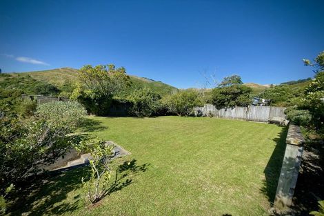Photo of property in 41 Raroa Terrace, Tawa, Wellington, 5028