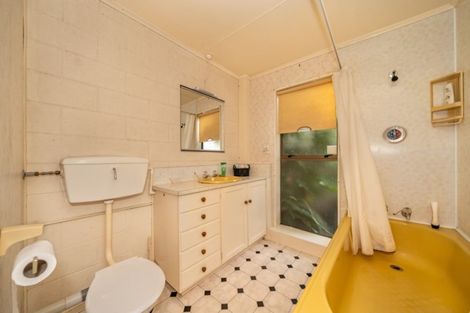 Photo of property in 2/27 Gemstone Drive, Birchville, Upper Hutt, 5018