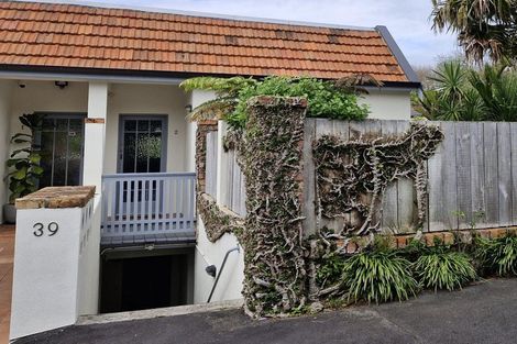 Photo of property in 2/39 Anglesea Street, Freemans Bay, Auckland, 1011