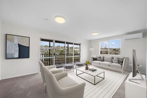 Photo of property in 63 Trias Road, Totara Vale, Auckland, 0629