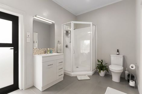 Photo of property in 48 Parkhurst Road, Helensville, 0874