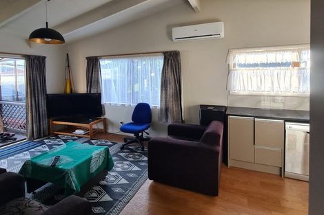 Photo of property in 13 Duggan Avenue, Mangere, Auckland, 2022