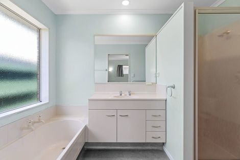 Photo of property in 21 Lavender Place, Papamoa Beach, Papamoa, 3118