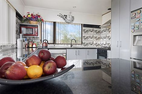 Photo of property in 4184 Great North Road, Glendene, Auckland, 0602