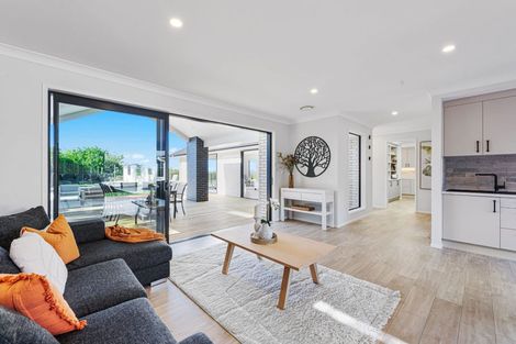 Photo of property in 99 Stoneridge Terrace, Whitford, Manurewa, 2576