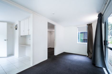 Photo of property in 2/15 Mcleod Road, Henderson, Auckland, 0612