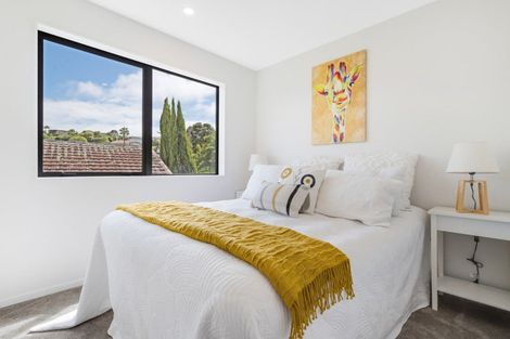 Photo of property in 140a Edgewater Drive, Pakuranga, Auckland, 2010
