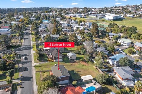 Photo of property in 42 Saffron Street, Birkdale, Auckland, 0626