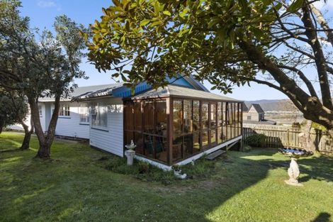 Photo of property in 71 Miromiro Road, Normandale, Lower Hutt, 5010