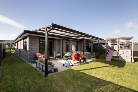 Photo of property in 16 Traverse Lane, Omokoroa, 3114