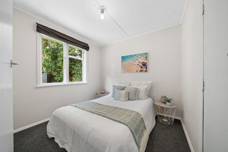 Photo of property in 21 Dorset Grove, Cannons Creek, Porirua, 5024