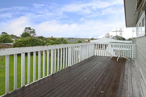 Photo of property in 6 Meadow Crescent, Te Atatu South, Auckland, 0602