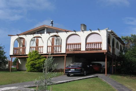Photo of property in 17 Kelkirk Street, Kelston, Auckland, 0602
