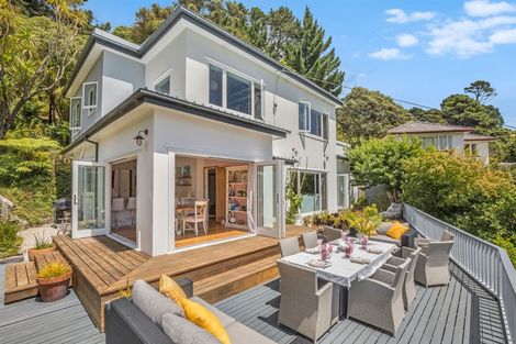 Photo of property in 31 Walter Road, Lowry Bay, Lower Hutt, 5013