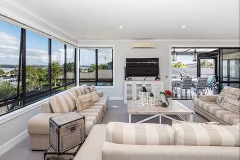 Photo of property in 103 Pine Harbour Parade, Beachlands, Auckland, 2018
