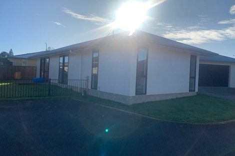 Photo of property in 6 Tarata Grove, Lansdowne, Masterton, 5810