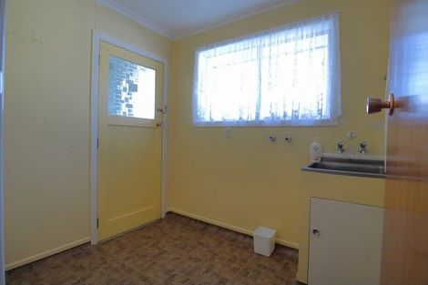 Photo of property in 16 Oberon Street, Stratford, 4332