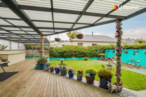 Photo of property in 4 West Avenue, Saint Clair, Dunedin, 9012