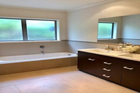 Photo of property in 4 Bilancia Place, Flat Bush, Auckland, 2016