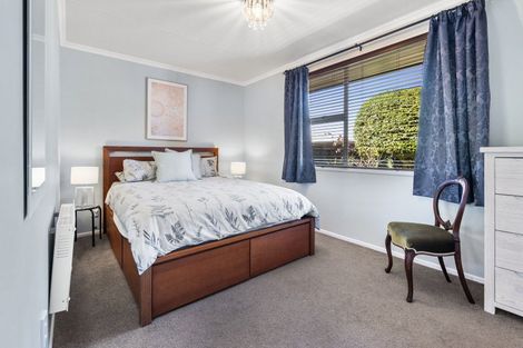 Photo of property in 8a Earl Place, Hokowhitu, Palmerston North, 4410