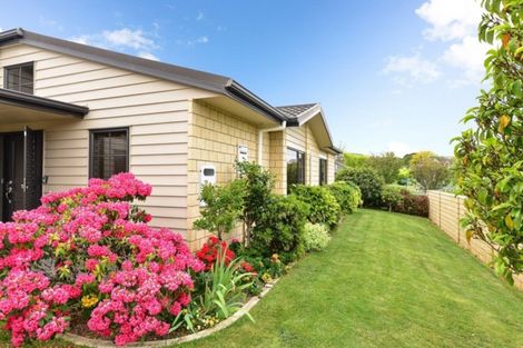 Photo of property in Bramley Gardens, 1/3 Turnbury Court, Rototuna, Hamilton, 3210