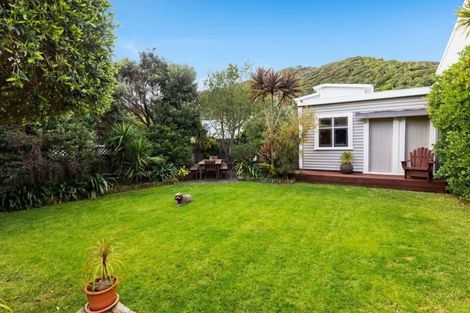Photo of property in 45 Tuatoru Street, Eastbourne, Lower Hutt, 5013