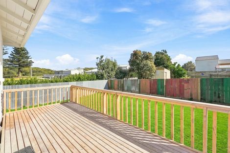 Photo of property in 1 Karewa Street, Castlecliff, Whanganui, 4501