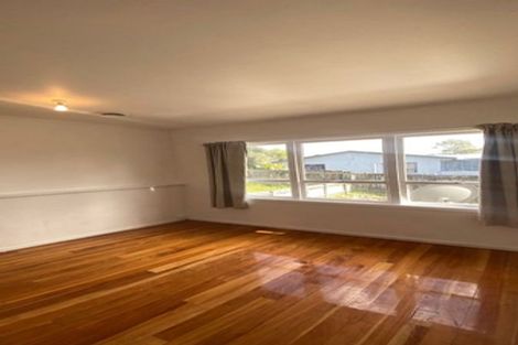 Photo of property in 115 View Road, Sunnyvale, Auckland, 0612