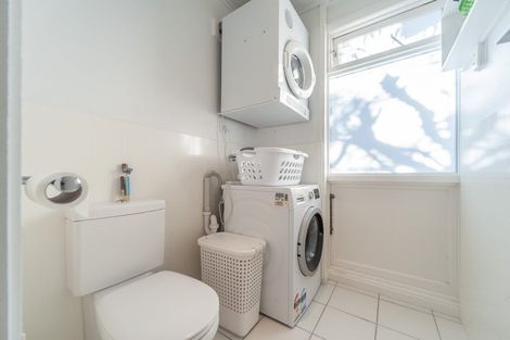 Photo of property in 56 Palliser Road, Roseneath, Wellington, 6011