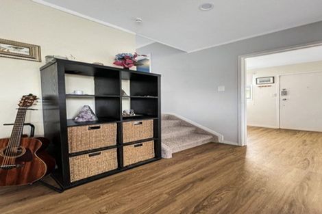 Photo of property in 61 Sunline Avenue, Massey, Auckland, 0614