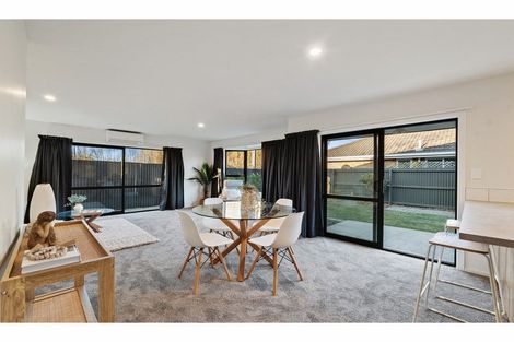 Photo of property in 2/69 Tyrone Street, Belfast, Christchurch, 8051