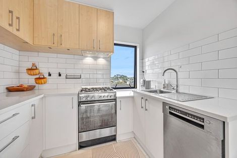 Photo of property in 13d Morton Avenue, Forrest Hill, Auckland, 0620