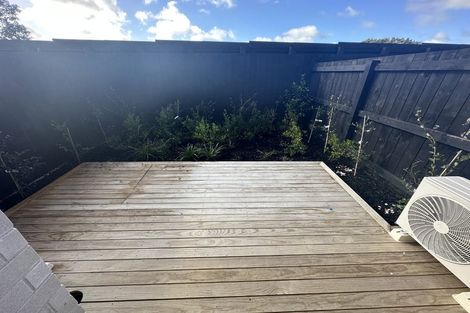 Photo of property in 6/32b Westgate Drive, Massey, Auckland, 0614