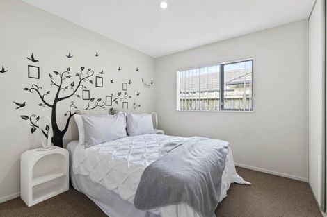 Photo of property in 19 Kotuku Crescent, Takanini, 2112