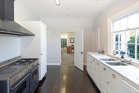 Photo of property in 52 Bealey Avenue, Christchurch Central, Christchurch, 8013