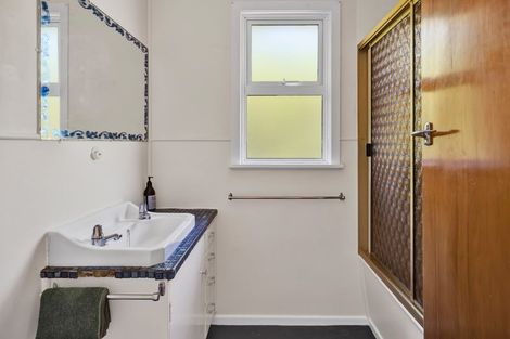 Photo of property in 100a Queens Road, Glen Avon, New Plymouth, 4312