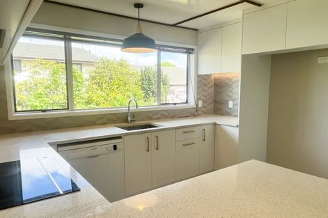 Photo of property in 14 Camberwell Place, Avonhead, Christchurch, 8042