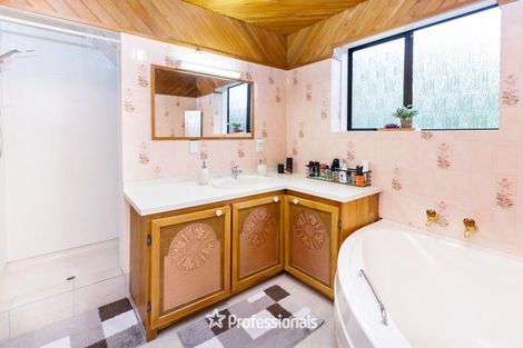 Photo of property in 1 Hobbit Lane, Pinehaven, Upper Hutt, 5371