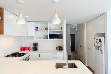 Photo of property in 77 Hokioi Drive, Kenepuru, Porirua, 5022