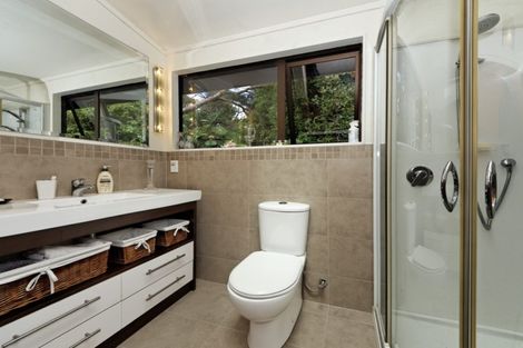 Photo of property in 256 Piha Road, Piha, New Lynn, 0772