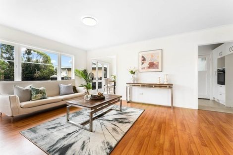 Photo of property in 4 Kirrie Avenue, Te Atatu South, Auckland, 0610