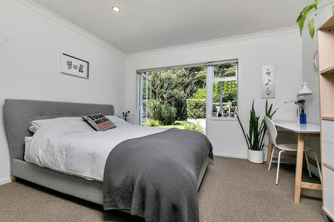 Photo of property in 42 Landing Road, Titirangi, Auckland, 0604