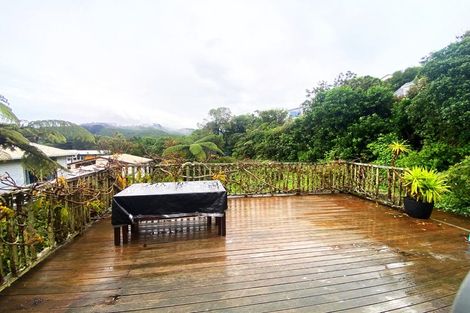 Photo of property in 1 Maungaraki Road, Korokoro, Lower Hutt, 5012