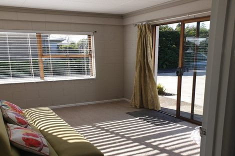 Photo of property in 15 Stonehurst Avenue, Waiuku, 2123