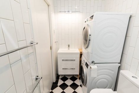 Photo of property in 2/139 Wadestown Road, Wadestown, Wellington, 6012